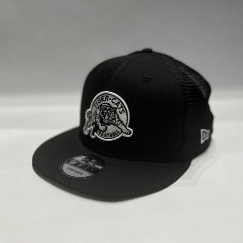 BLKnWHT 950 Trucker Snapback