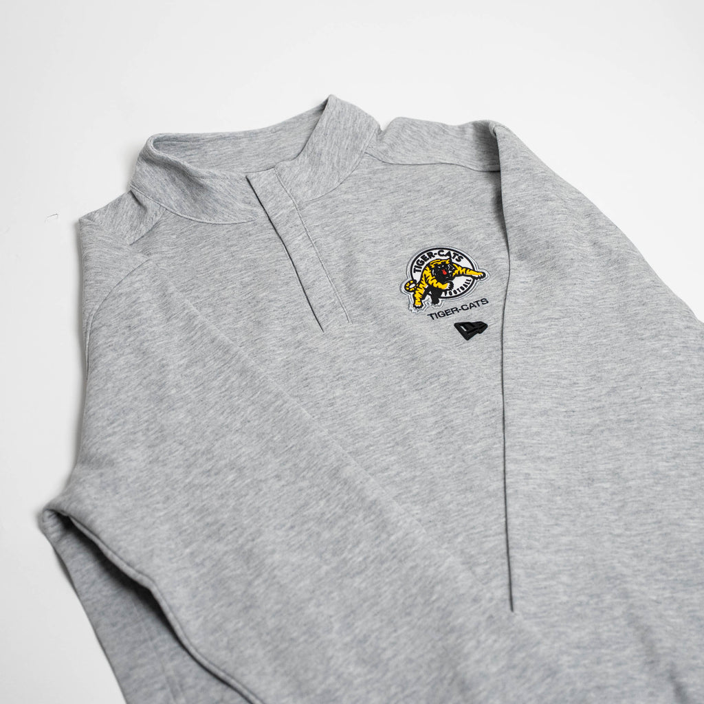 Essentials 1/4 Zip